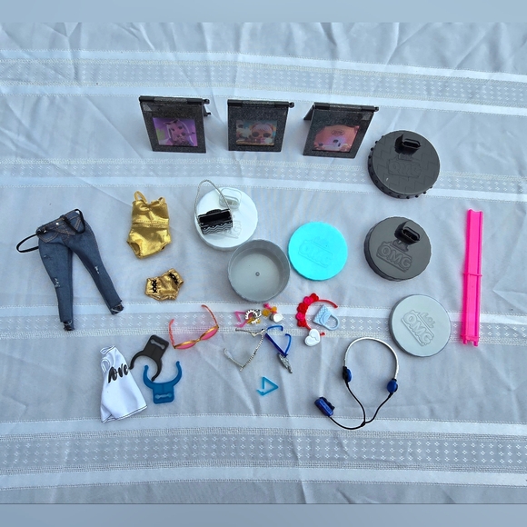 Colorful Fashion Dolls Collection - Picture 8 of 9